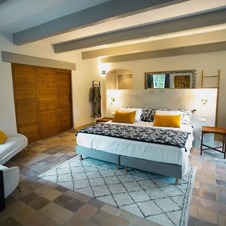 Mas De La Riale Lodge Gajan (Gard)