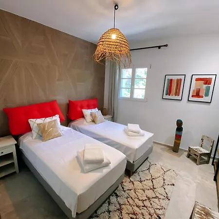 Mas De La Riale Lodge *