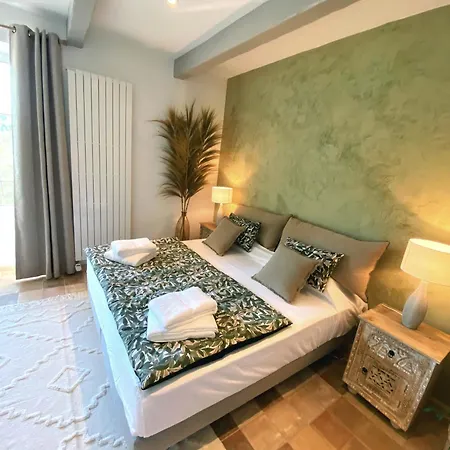 Mas De La Riale Lodge *