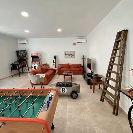 Mas De La Riale Lodge *